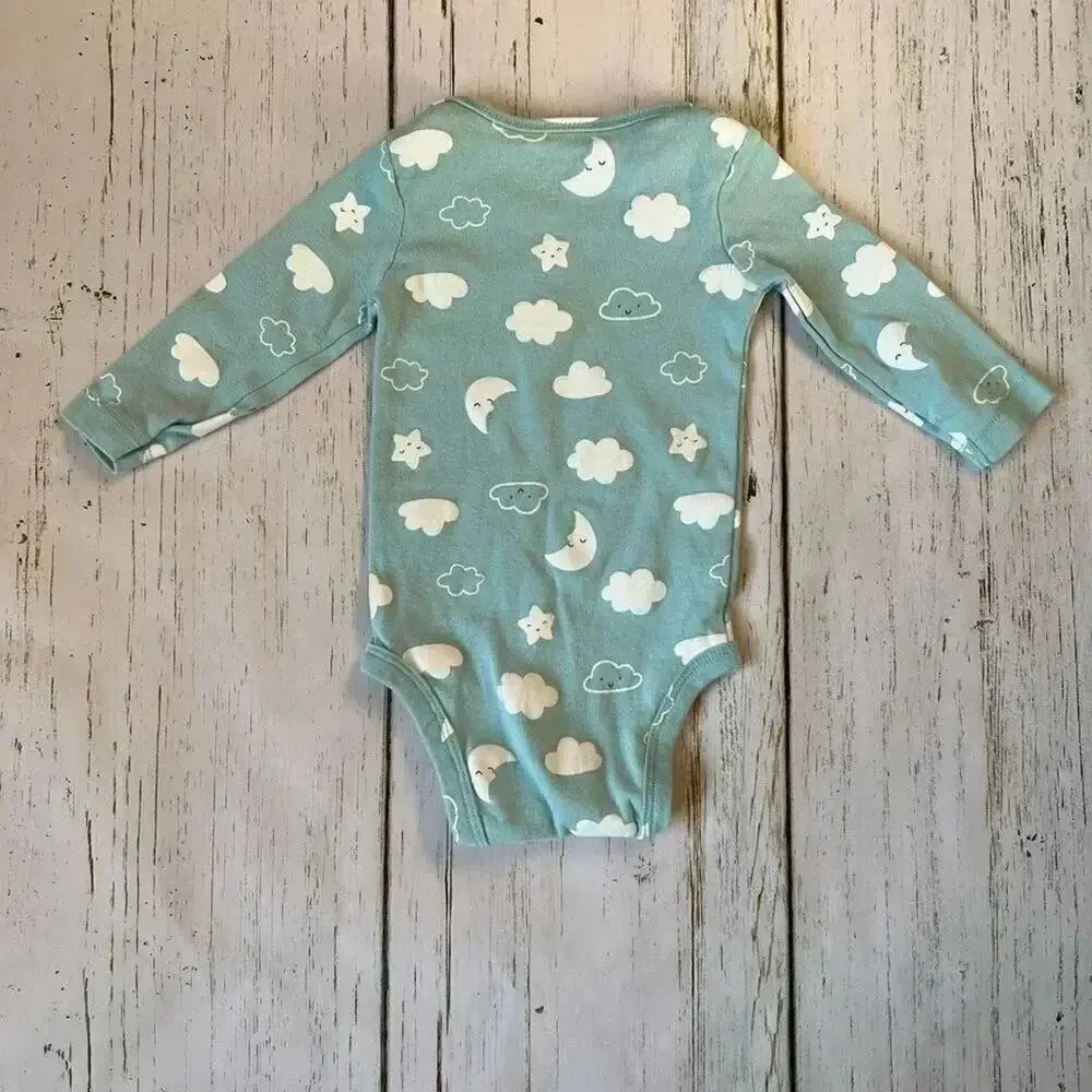 Carter’s long sleeve Onesie & matching pants Size 6 months
